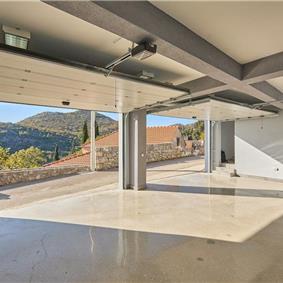 4 Bedroom Villa with pool and terrace near Dubrovnik, Sleeps 8